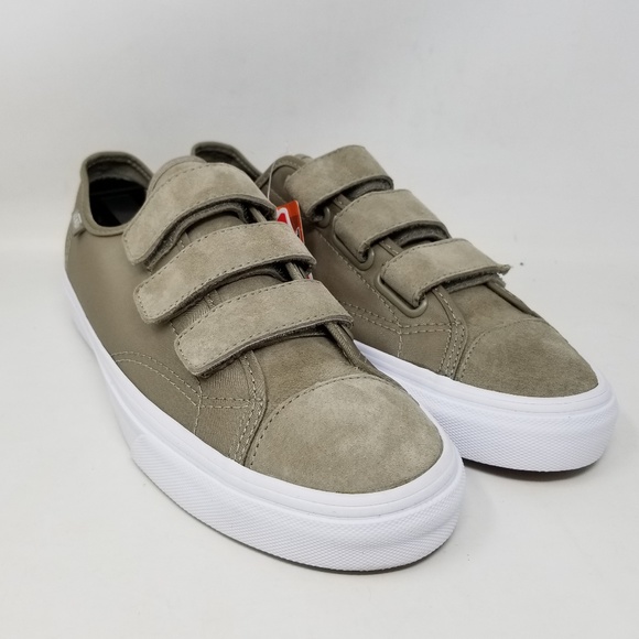 vans style 23 v skate shoe